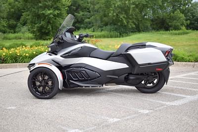 BOATZON | Can-Am® SPYDER RT 1330 SE6 2024