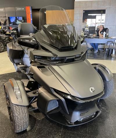 BOATZON | Can-Am® Spyder RT Limited Dark Wheels 2023