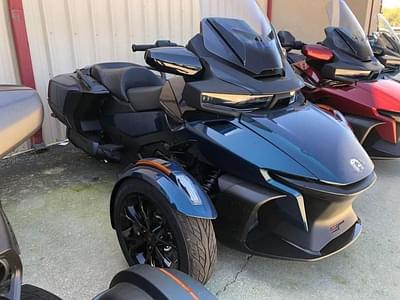 BOATZON | Can-Am® Spyder RT Rotax 1330 ACE 2024 BOATZON | Can-Am® Spyder RT Rotax 1330 ACE 2024