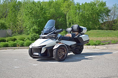 BOATZON | Can-Am® Spyder RT SeaToSky 2024