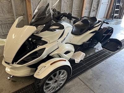 BOATZON | Can-Am® ST 2013