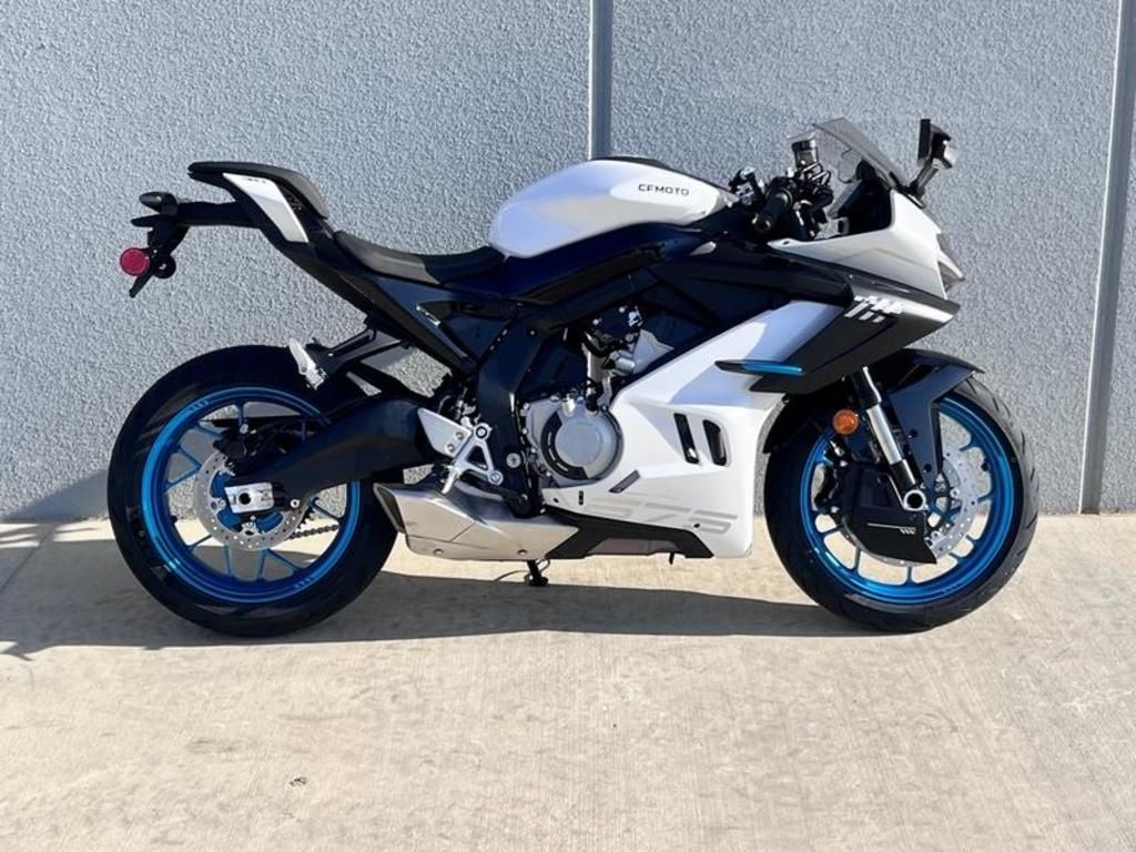 2025 CFMOTO 675SS - Sold Boat