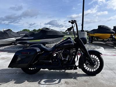 BOATZON | Harley-Davidson® FLHRXS  Road King Special 2017