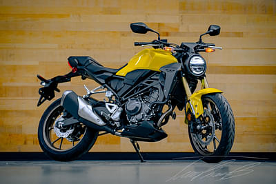 BOATZON | Honda® CB300R 2025