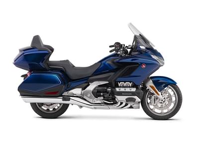 BOATZON | Honda® Gold Wing Tour Automatic DCT Pearl Hawkseye Blue 2018