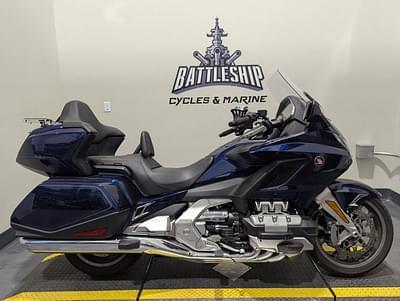 BOATZON | Honda® Gold Wing Tour Automatic DCT Pearl Hawkseye Blue 2018