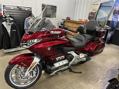 BOATZON | Honda® Gold Wing Tour Candy Ardent Red 2019