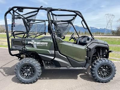 BOATZON | Honda® Pioneer 10005 Deluxe 2024