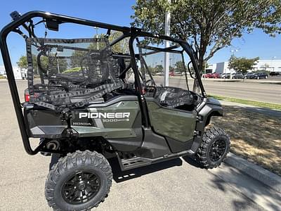 BOATZON | Honda® Pioneer 10005 Deluxe 2024