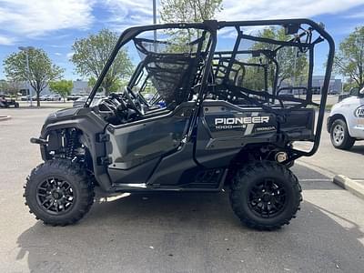 BOATZON | Honda® Pioneer 10005 Deluxe 2025