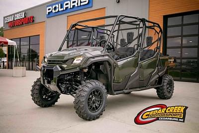 BOATZON | Honda® Pioneer 10006 Deluxe Crew 2025
