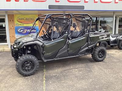BOATZON | Honda® Pioneer 10006 Deluxe Crew 2025