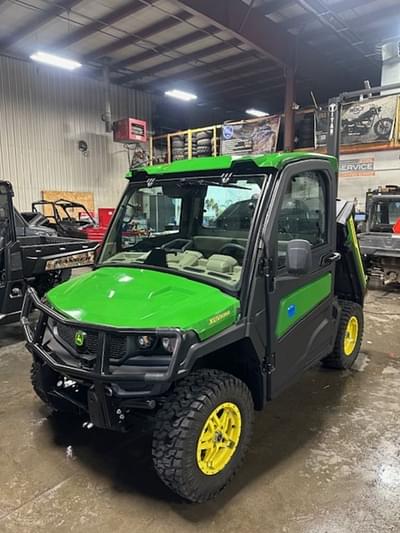 BOATZON | John Deere 3Passenger Gator XUV835R Premium Cab 2023