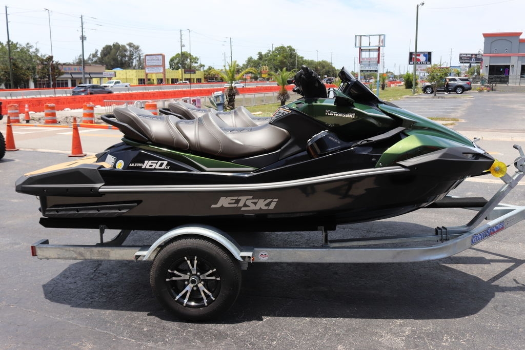 2025 Kawasaki JET SKI ULTRA 160LX - Sold Boat