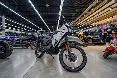 BOATZON | Kawasaki KLR650 Pearl Crystal WhiteMetallic Carbon Gray 2025