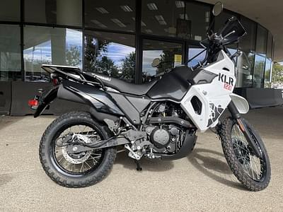 BOATZON | Kawasaki KLR650 Pearl Crystal WhiteMetallic Carbon Gray ABS 2025