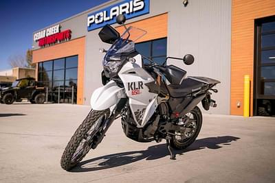 BOATZON | Kawasaki KLR650 S Pearl Crystal WhiteMetallic Carbon Gray 2025