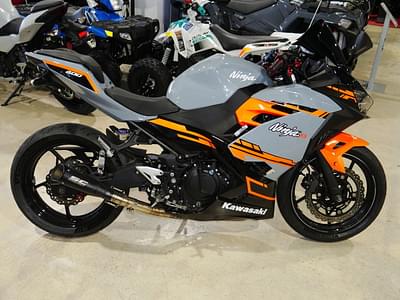 BOATZON | Kawasaki Ninja 400 ABS Metallic GrayMetallic Magnetic Dark Gray 2021