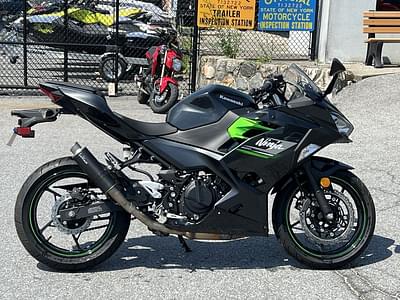 BOATZON | Kawasaki Ninja 400 Matrix Camo GrayMetallic Matte Carbon Gray 2023