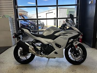 BOATZON | Kawasaki Ninja 500 2025