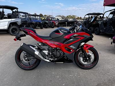 BOATZON | Kawasaki Ninja 500 ABS Passion RedMetallic Flat Spark Black 2025