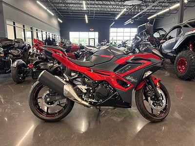 BOATZON | Kawasaki Ninja 500 ABS Passion RedMetallic Flat Spark Black 2025