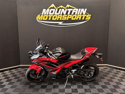 BOATZON | Kawasaki Ninja 500 ABS Passion RedMetallic Flat Spark Black 2025