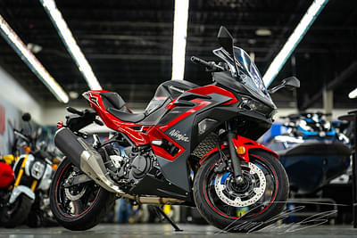 BOATZON | Kawasaki Ninja 500 ABS Passion RedMetallic Flat Spark Black 2025