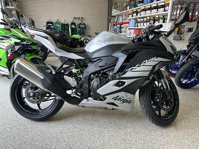BOATZON | Kawasaki Ninja ZX4RR 2025