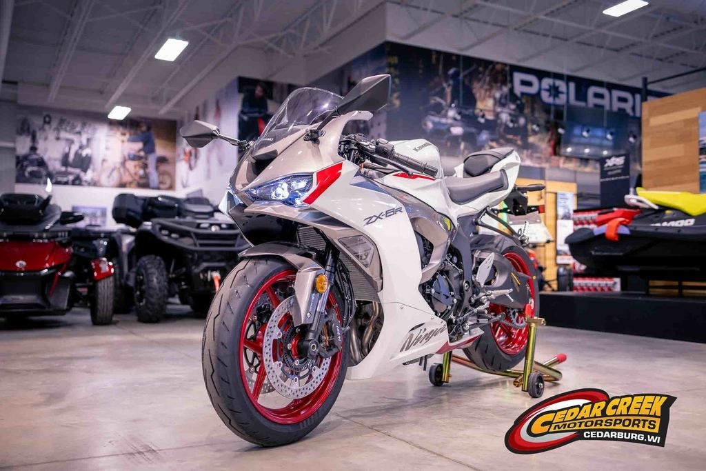 2025 Kawasaki Ninja ZX6R ABS - Sold Boat
