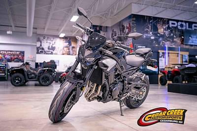 BOATZON | Kawasaki Z900 ABS Metallic Spark BlackMetallic Carbon Gray 2025