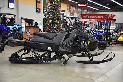 BOATZON | Polaris® 650 Indy VR1 137 Shadow Gray  Gloss Black 2025