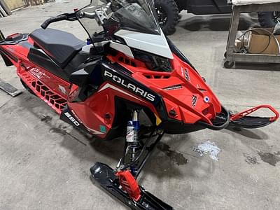 BOATZON | Polaris® 850 Indy VR1 137 2022