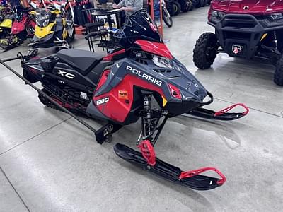 BOATZON | Polaris® 850 Switchback XC 146 Indy Red 2024