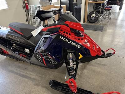 BOATZON | Polaris® 9R Indy XCR 136 Midnight Blue Metallic  Indy Red 2025