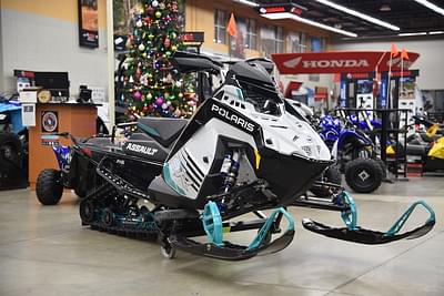 BOATZON | Polaris® 9R Switchback Assault 146 Ghost White Metallic  Gloss Black  Radiant Gree 2025