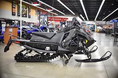BOATZON | Polaris® ProStar S4 Indy XC 129 Gloss Black 2024