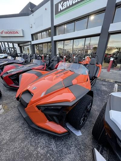 BOATZON | Polaris Slingshot® Slingshot SL AutoDrive Volt Orange 2024