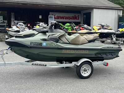 BOATZON | Sea-Doo GTX Limited 300 Premium Metallic Sage 2022