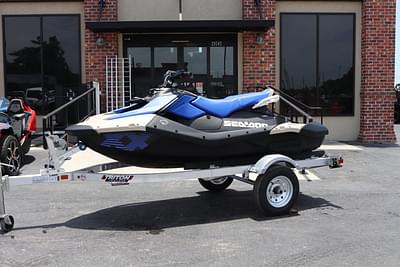 BOATZON | Sea-Doo PWC SPARK TRIXX 90 AUD WH 3UP IBR 25 2025