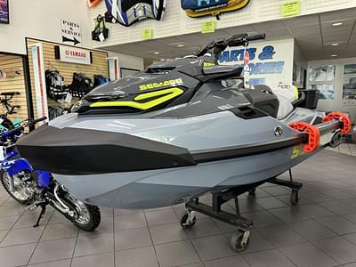 BOATZON | Sea-Doo RXTX 325 Ice Metal  Manta Green 2025