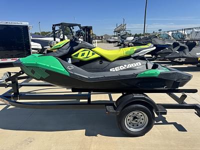 BOATZON | Sea-Doo Spark Trixx 3up Rotax 900 HO ACE IBR 2021