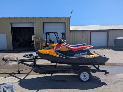 BOATZON | Sea-Doo Spark Trixx 3up Rotax 900 HO ACE iBR 2022