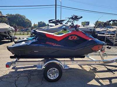 BOATZON | Sea-Doo Spark Trixx 3up Rotax 900 HO ACE iBR with Audio 2022