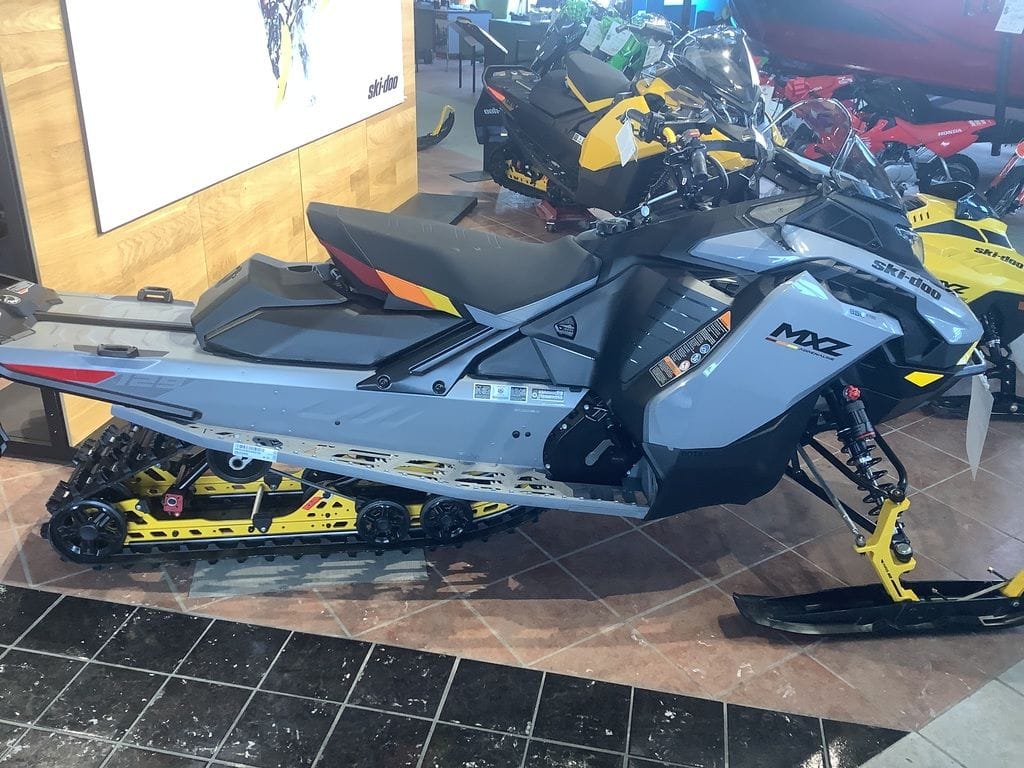 New Ski-Doo MXZ Adrenaline with Blizzard Package 850 ETEC 129 Ice