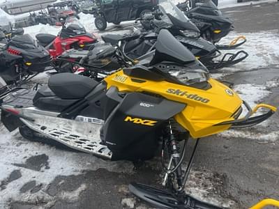 BOATZON | Ski-Doo MXZ Sport Rotax 600 EFI Ripsaw 125 2023