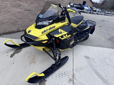 BOATZON | Ski-Doo MXZ X Ice Ripper XT 125 Adj Pkg Rotax 850 ETEC Sunburst Yellow  Bl 2018