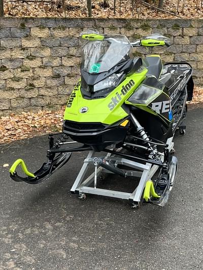 BOATZON | Ski-Doo Renegade Adrenaline Rotax 850 ETEC Manta Green  Black 2020