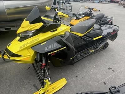 BOATZON | Ski-Doo Renegade XRS Rotax 850 ETEC SS Ripsaw 125 YellowLCD 2022