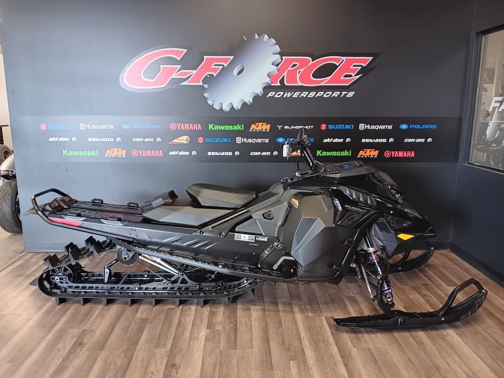 ski-doo-summit-adrenaline-with